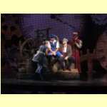 entertain18233.jpg
